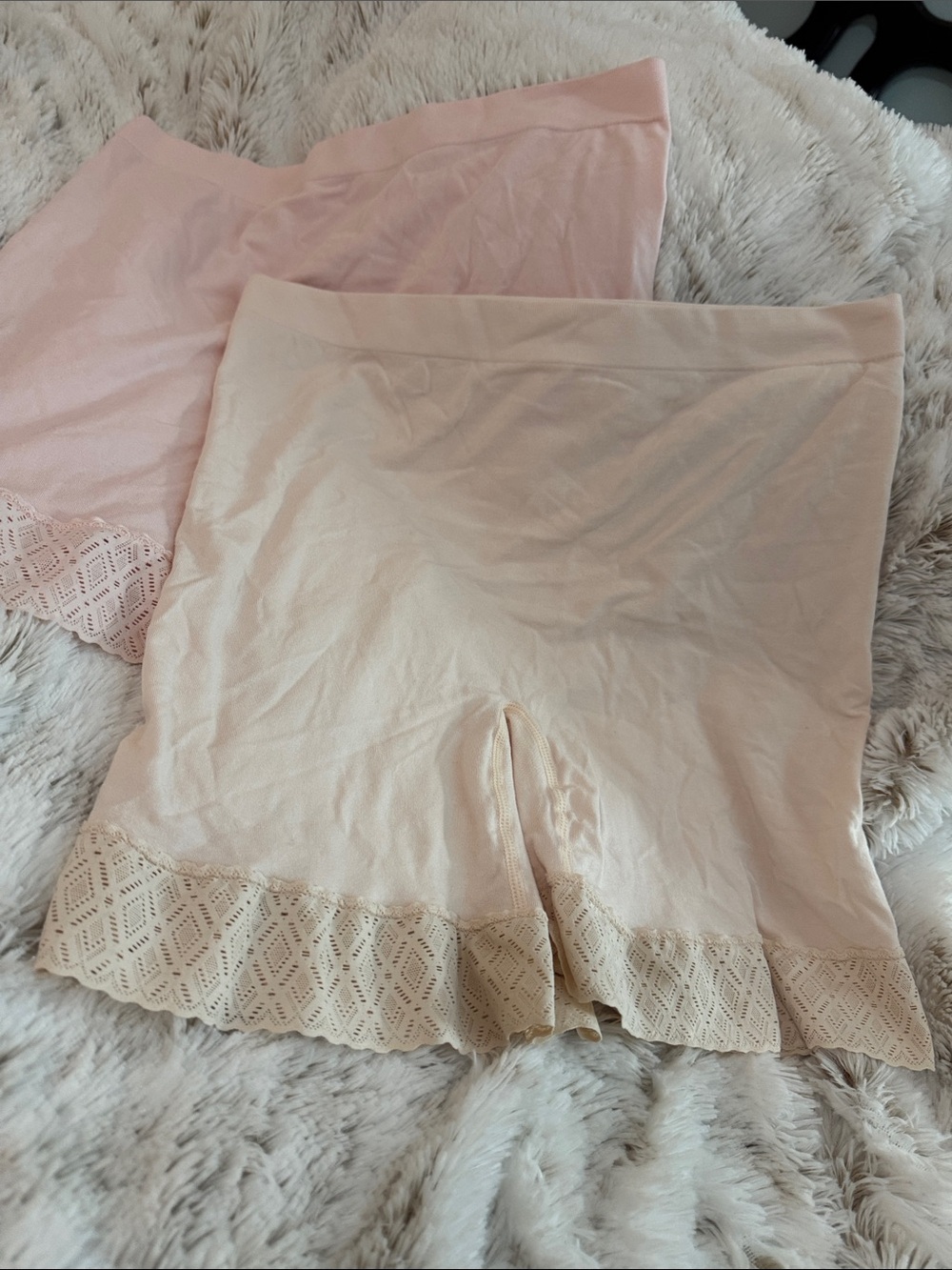Breezies Seamless Lace-Trim Shaping Shorts - Light Pink